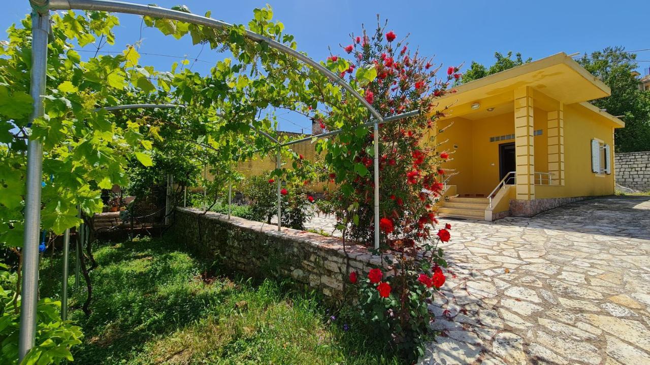 Village Home Next To The Sea Sarandë Buitenkant foto